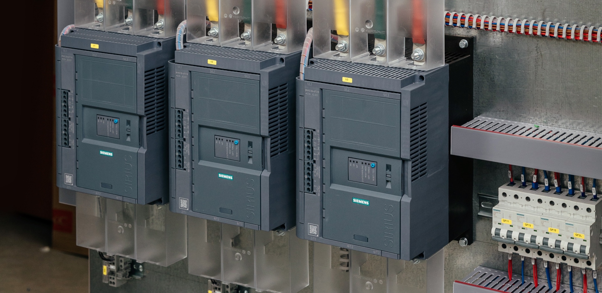 Устройства плавного пуска в щите управления насосами