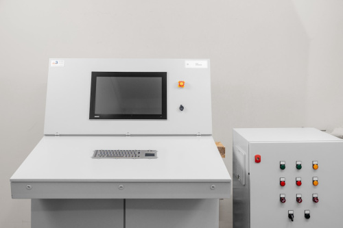 Напольный пульт с промышленной панелью управления и клавиатурой