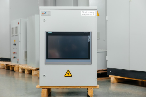 Настенный пульт управления с сенсорной панелью