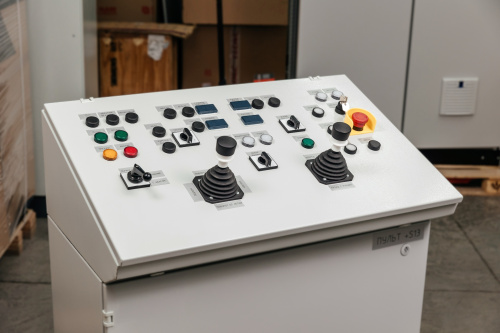 Пульт управления буровой установки