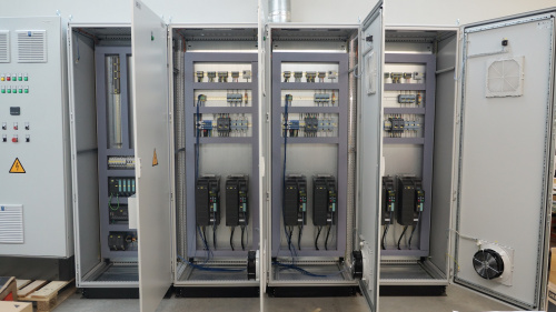 Шкаф каскадного управления насосами